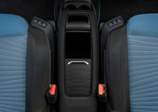 Citroen C4 Picasso Automatic rent a car Montenegro seats