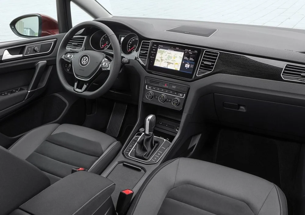 Golf Sportsvan Automatic rent a car Montenegro inside