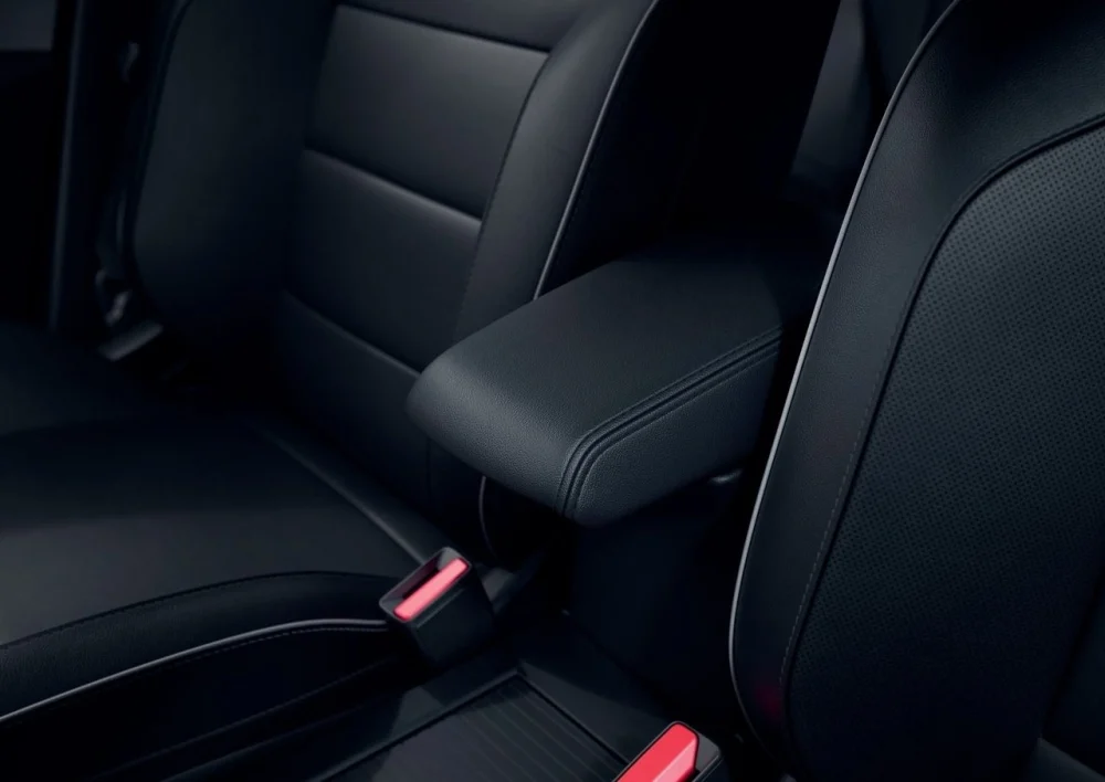 Renault Clio Automatic rent a car Montenegro back seats